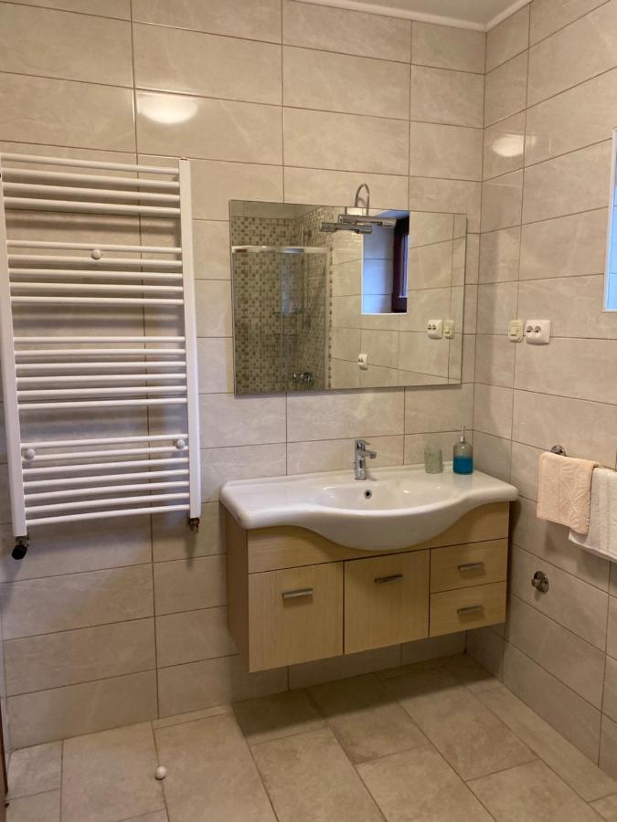 Apartment Mare Krk Milohnici Eksteriør bilde